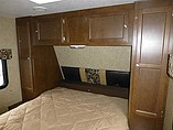 2015 Venture RV SportTrek Photo #33