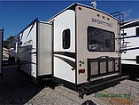 2015 Venture RV SportTrek Photo #5