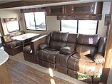 2015 Venture RV SportTrek Photo #19