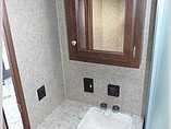 2015 Venture RV SportTrek Photo #28