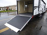 2015 Venture RV SportTrek Photo #7