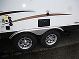 2015 Venture RV SportTrek Photo #9