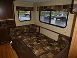 2015 Venture RV SportTrek Photo #10