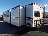 2015 Venture RV SportTrek Photo #5