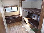 2015 Venture RV SportTrek Photo #21