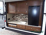 2015 Venture RV SportTrek Photo #7
