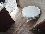2015 Venture RV SportTrek Photo #13