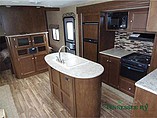 2015 Venture RV SportTrek Photo #15