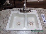 2015 Venture RV SportTrek Photo #23