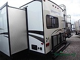 2015 Venture RV SportTrek Photo #4