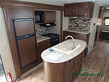 2015 Venture RV SportTrek Photo #7