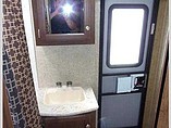 2015 Venture RV SportTrek Photo #11