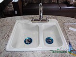 2015 Venture RV SportTrek Photo #20