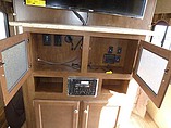 2016 Venture RV SportTrek Photo #20