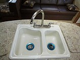 2016 Venture RV SportTrek Photo #39