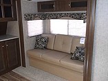 2015 Venture RV SportTrek Photo #6