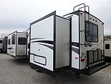 2015 Venture RV SportTrek Photo #7