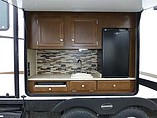 2015 Venture RV SportTrek Photo #10