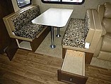 2015 Venture RV SportTrek Photo #17