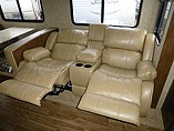 2015 Venture RV SportTrek Photo #20