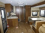 2015 Venture RV SportTrek Photo #24