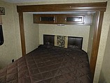 2015 Venture RV SportTrek Photo #37