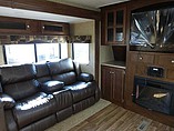 2015 Venture RV SportTrek Photo #14