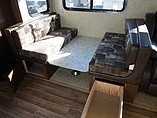 2015 Venture RV SportTrek Photo #15