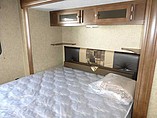 2015 Venture RV SportTrek Photo #29