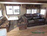 2015 Venture RV SportTrek Photo #10