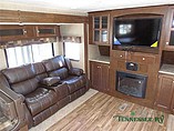 2015 Venture RV SportTrek Photo #12