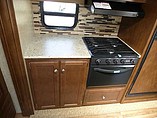 2016 Venture RV SportTrek Photo #22