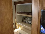 2016 Venture RV SportTrek Photo #41
