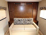 2015 Venture RV SportTrek Photo #10