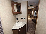 2015 Venture RV SportTrek Photo #16