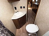 2015 Venture RV SportTrek Photo #17