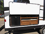 2015 Venture RV SportTrek Photo #22