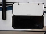2015 Venture RV SportTrek Photo #11
