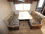 2015 Venture RV SportTrek Photo #26