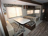 2015 Venture RV SportTrek Photo #18