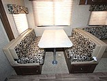 2015 Venture RV SportTrek Photo #19