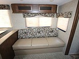2015 Venture RV SportTrek Photo #20