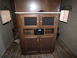 2015 Venture RV SportTrek Photo #21