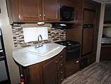 2015 Venture RV SportTrek Photo #22