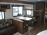 2015 Venture RV SportTrek Photo #9