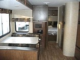 2015 Venture RV SportTrek Photo #10