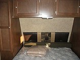 2015 Venture RV SportTrek Photo #18