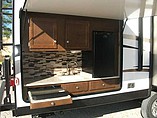 2015 Venture RV SportTrek Photo #5