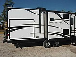 2015 Venture RV SportTrek Photo #7