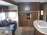 2015 Venture RV SportTrek Photo #15